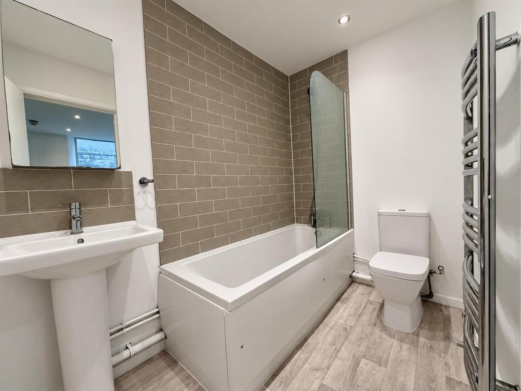 Apartment in Bristol, Ashton Gate - View 5