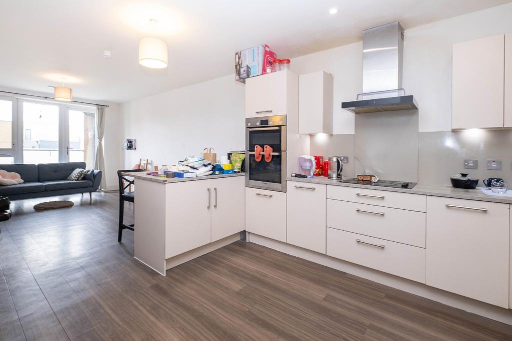 Apartment in Isleworth - View 2
