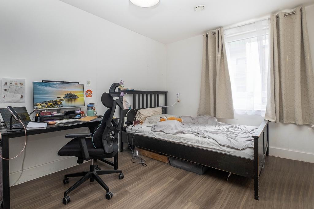 Apartment in Isleworth - More