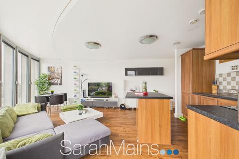 2 bedroom flat for sale, Forth Banks, Quayside, NE1