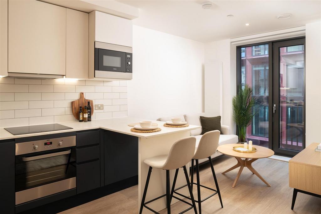 Apartment in Manchester, City Centre - View 3