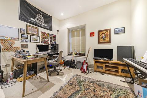 3 bedroom terraced house to rent, West Street, Peterborough PE8