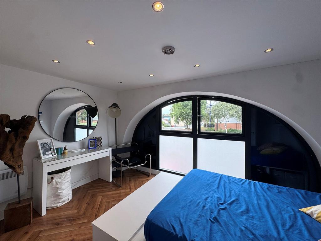 Apartment in West Yorkshire - More