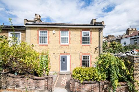 Cambria Road, Camberwell, SE5