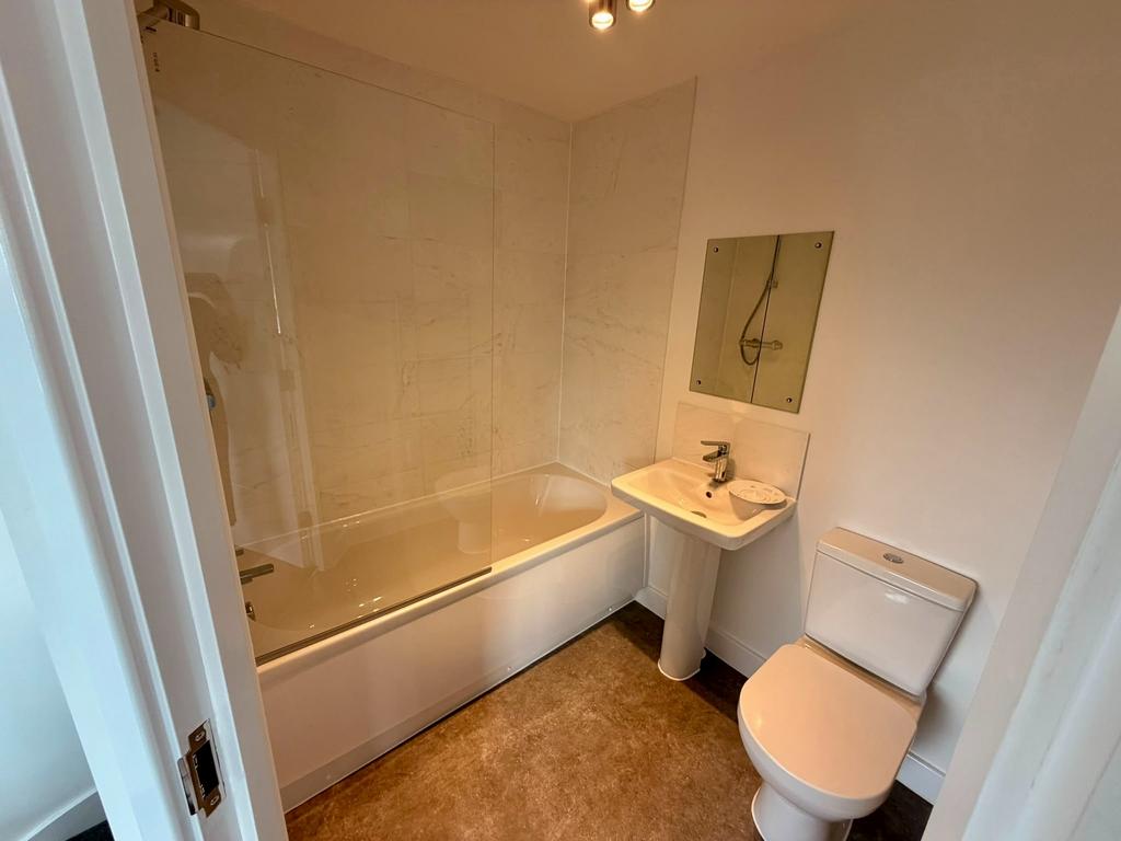 House in LEEDS - View 5