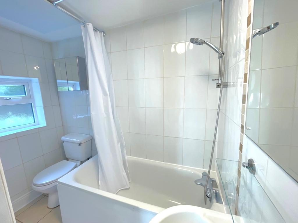 Apartment in Wimbledon - View 5