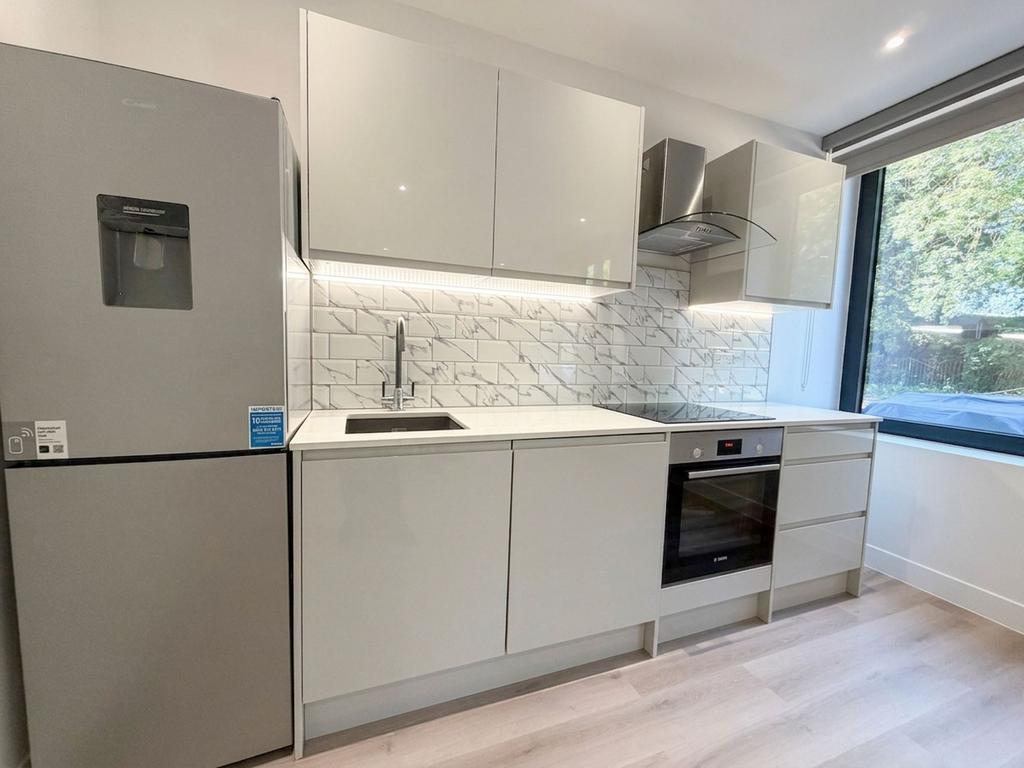 Apartment in Greater London - View 3