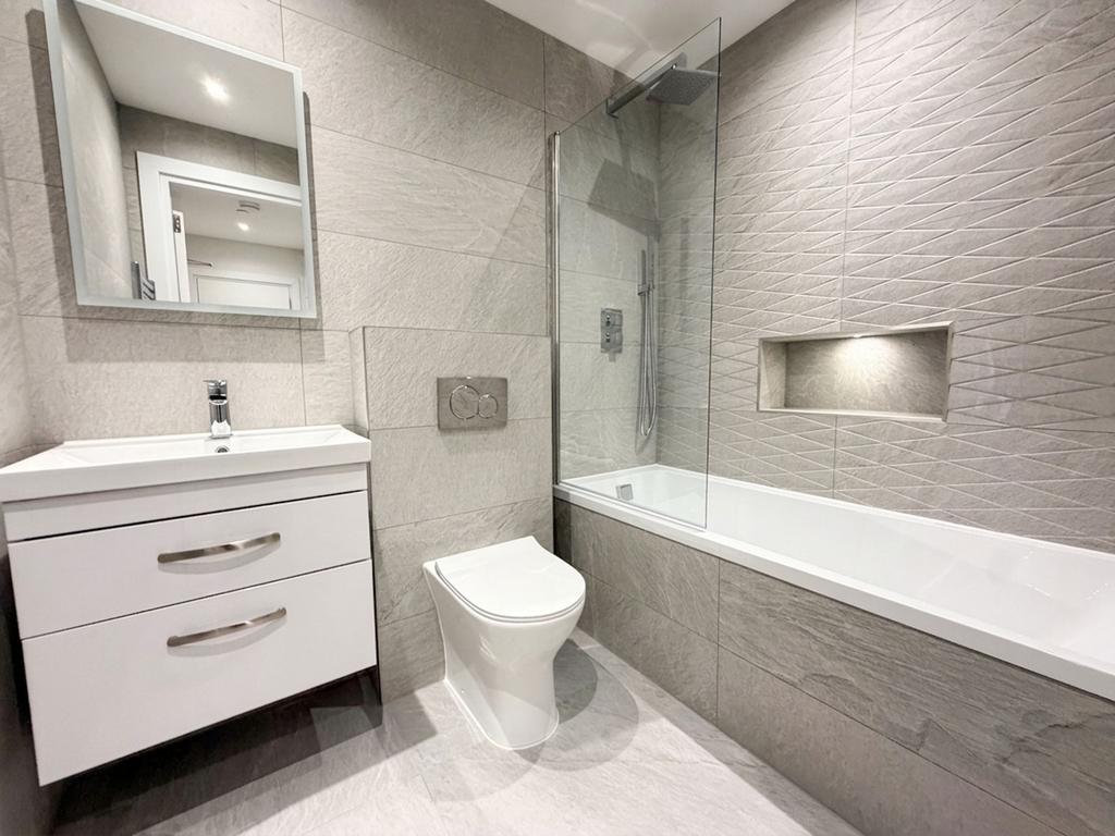 Apartment in Greater London - View 4
