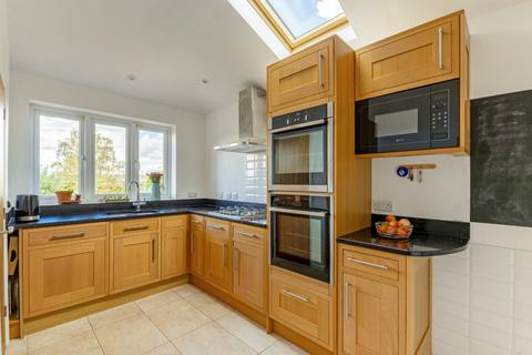 4 bedroom detached house for sale, Hillary Road, Farnham, Surrey, GU9