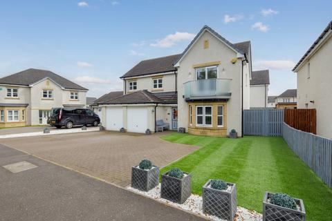 5 bedroom detached villa for sale