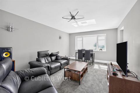3 bedroom apartment for sale, Ward Court, Hayling Island PO11