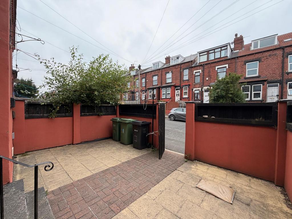House in Leeds - View 2