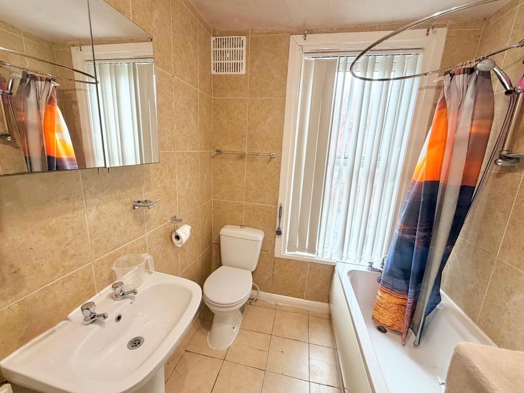 House in Leeds - View 5