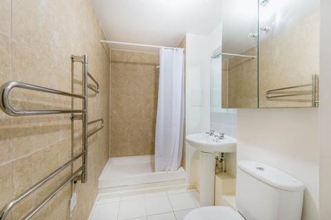 1 bedroom flat for sale, Brewhouse Lane, London, SW15