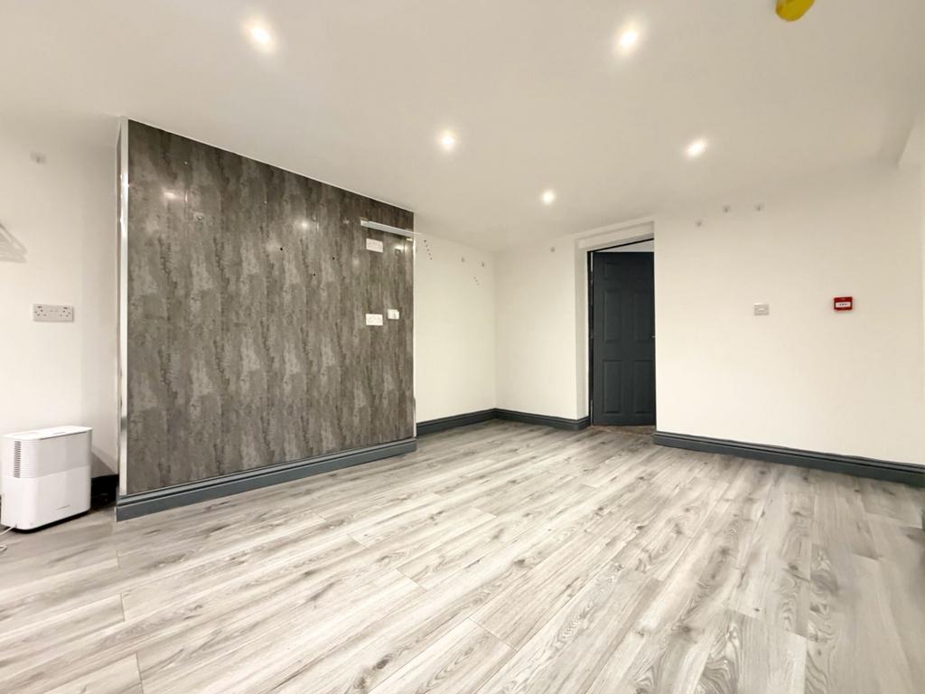Apartment in LEEDS - View 2