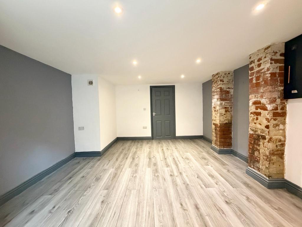 Apartment in LEEDS - View 5