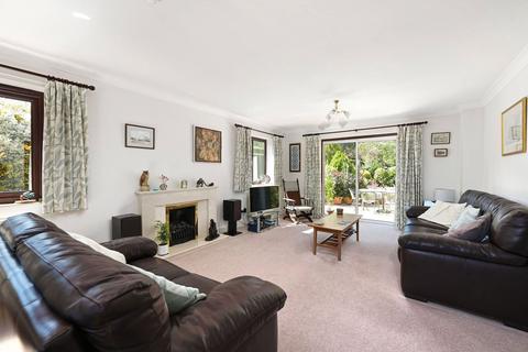 4 bedroom detached house for sale, Fernhill Road, Hampshire GU14
