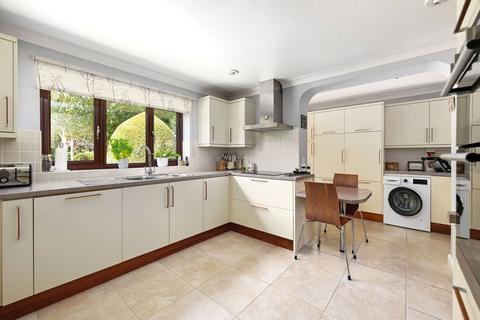 4 bedroom detached house for sale, Fernhill Road, Hampshire GU14