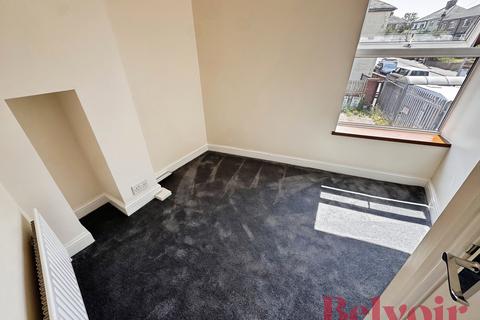 1 bedroom flat to rent, High Street, Newchapel, ST7