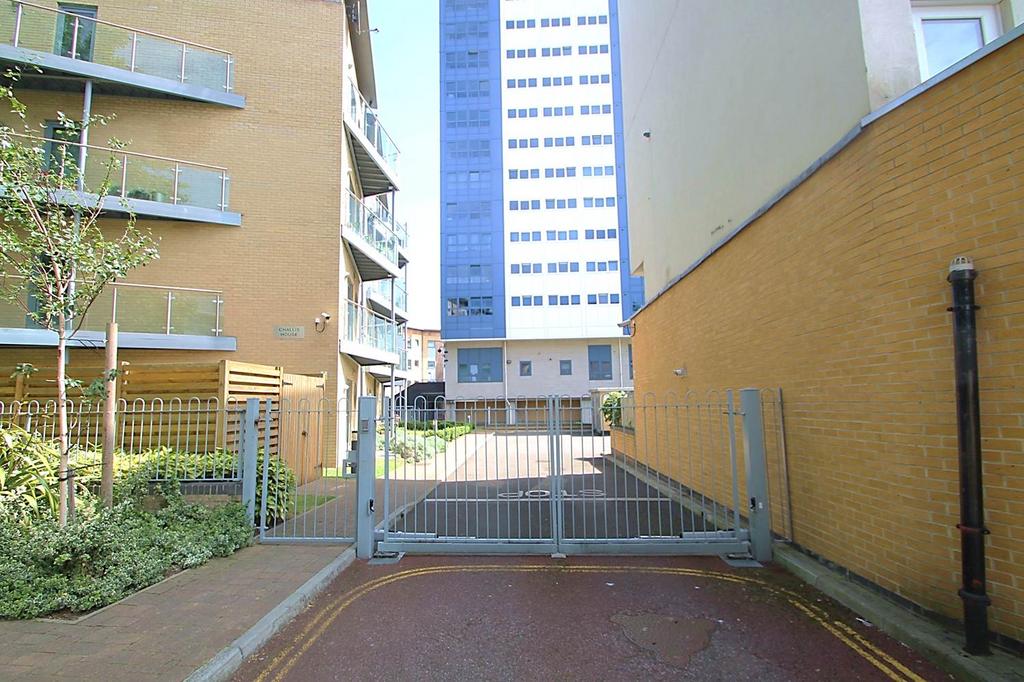 Apartment in London - More
