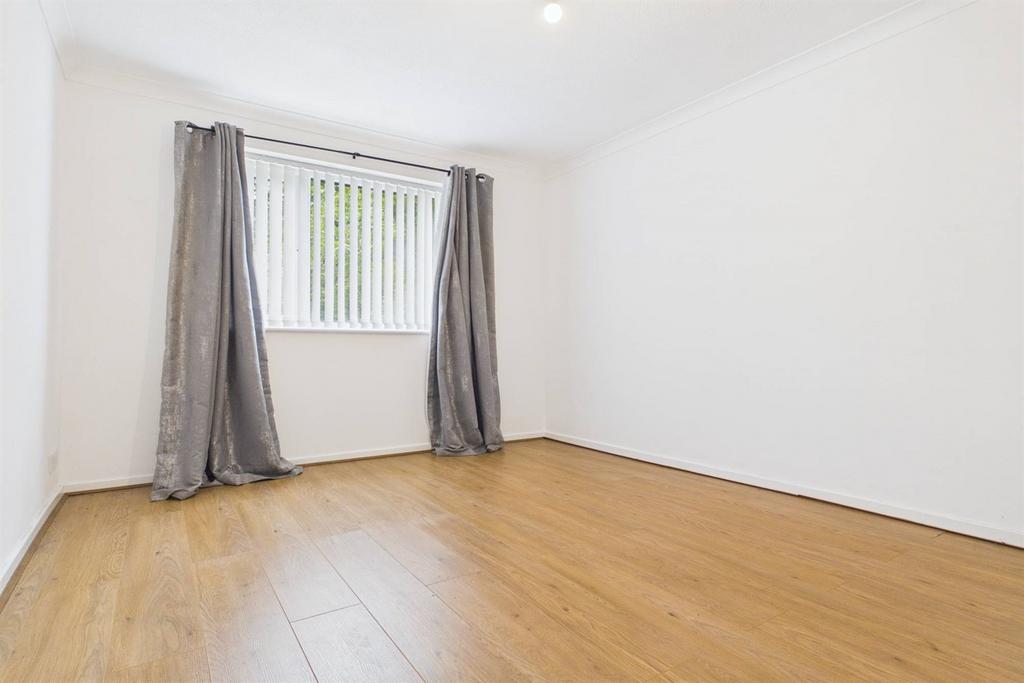 Apartment in Newcastle upon Tyne, Kingston Park, Kenton - View 4