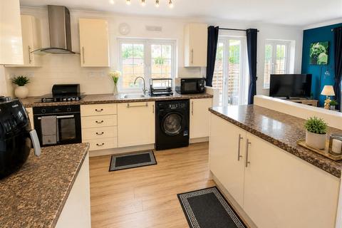 2 bedroom mobile home for sale, Breach Barns Lane, Waltham Abbey