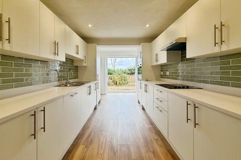 3 bedroom bungalow for sale, Old Wokingham Road, Crowthorne, Berkshire