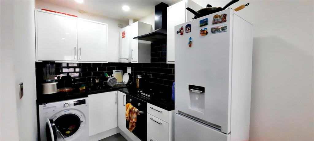 Apartment in London, Hammersmith - View 4