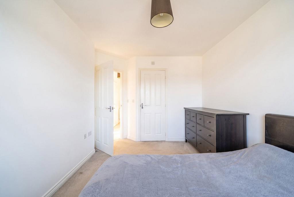 Apartment in Solihull - More