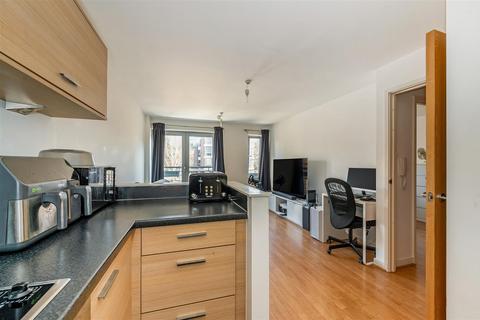 1 bedroom flat for sale, Admiralty Road, Portsmouth