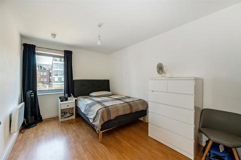 1 bedroom flat for sale, Admiralty Road, Portsmouth