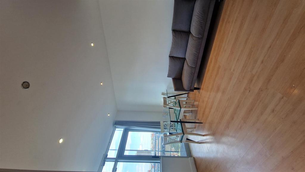 Apartment in London - View 2