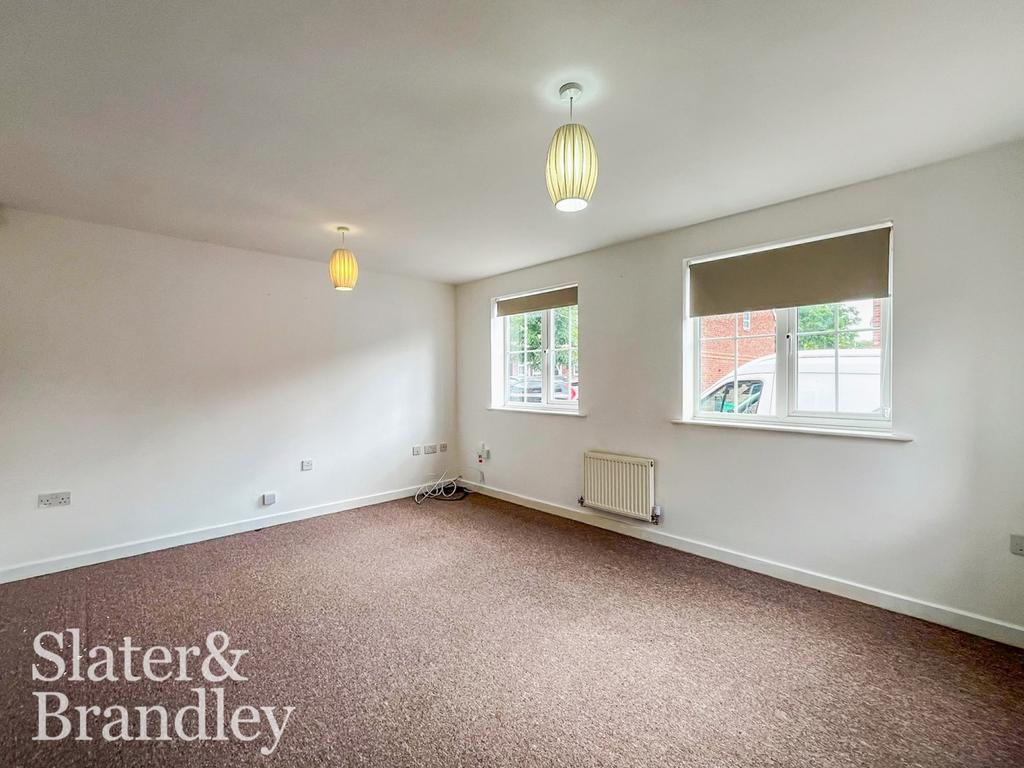 House in Nottingham, Nottinghamshire - View 2