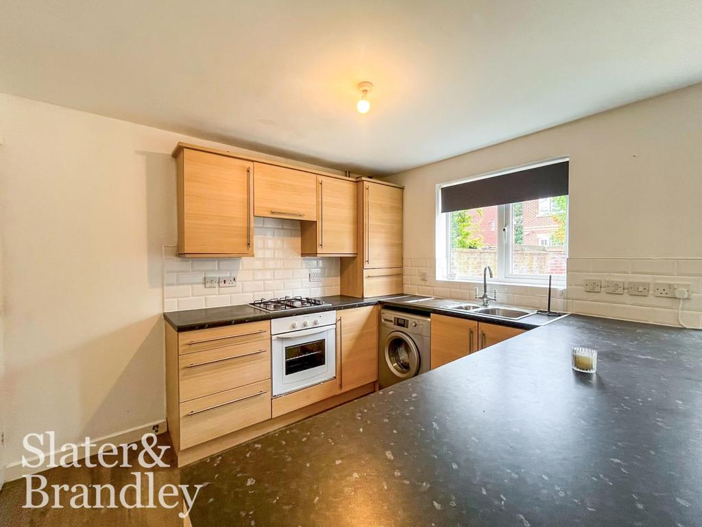 House in Nottingham, Nottinghamshire - View 4