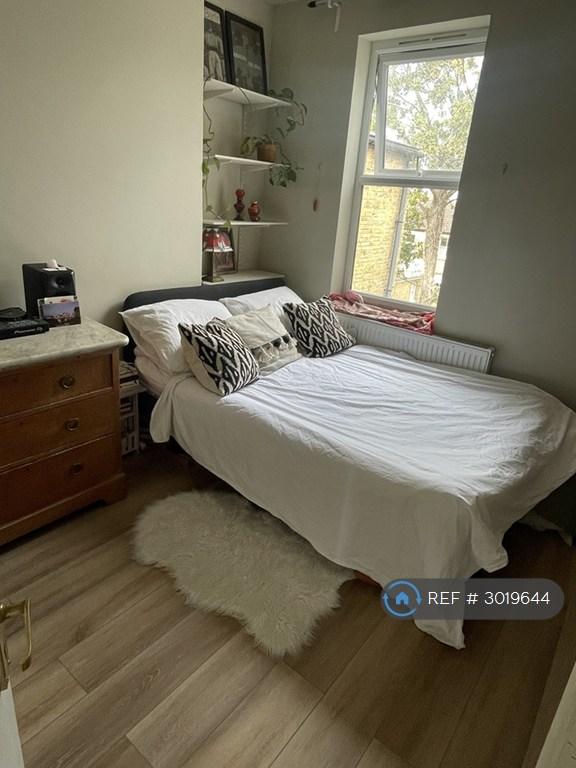 Apartment in London - View 3