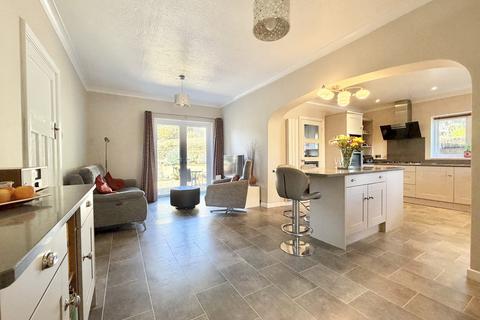 6 bedroom detached house for sale, Watergate Road, Newport, PO30