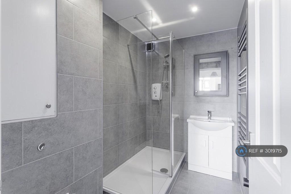 Apartment in London - View 3