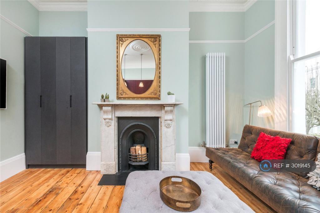 Apartment in London - View 3