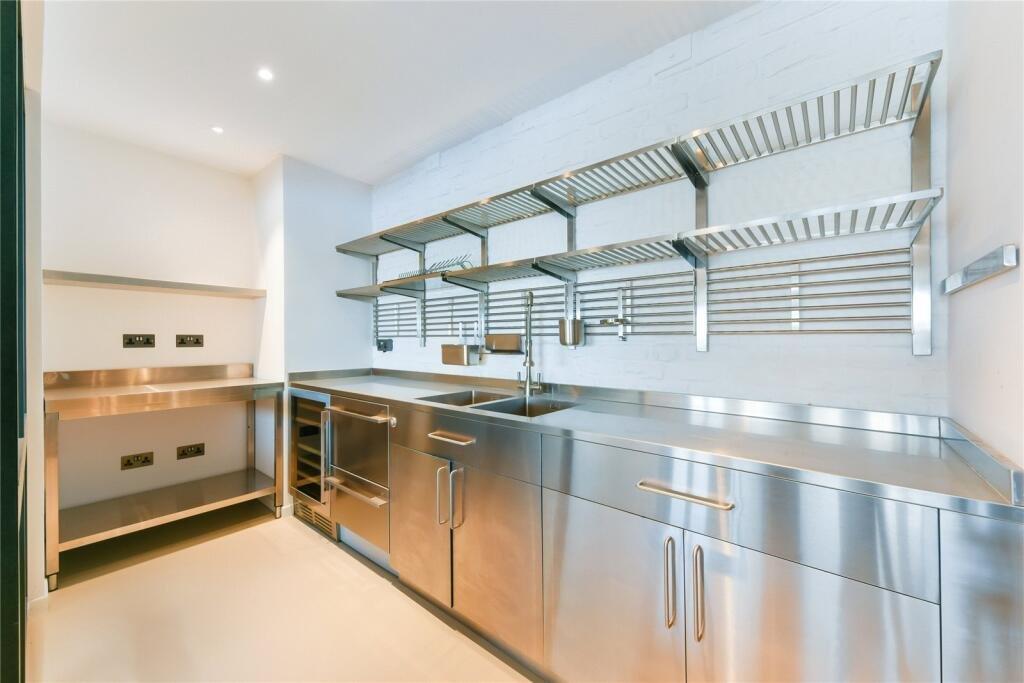 Apartment in London - View 4