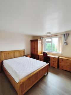 4 bedroom semi-detached house to rent, Ramsey Close, NORWICH