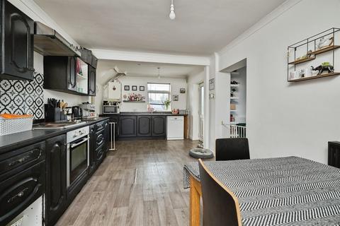 3 bedroom detached house for sale, Russell Avenue, March