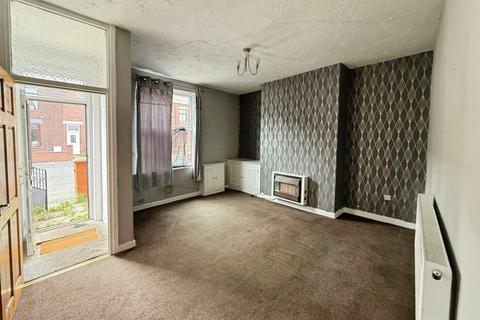 2 bedroom terraced house to rent, Firs Lane, Leigh