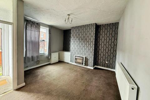 2 bedroom terraced house to rent, Firs Lane, Leigh