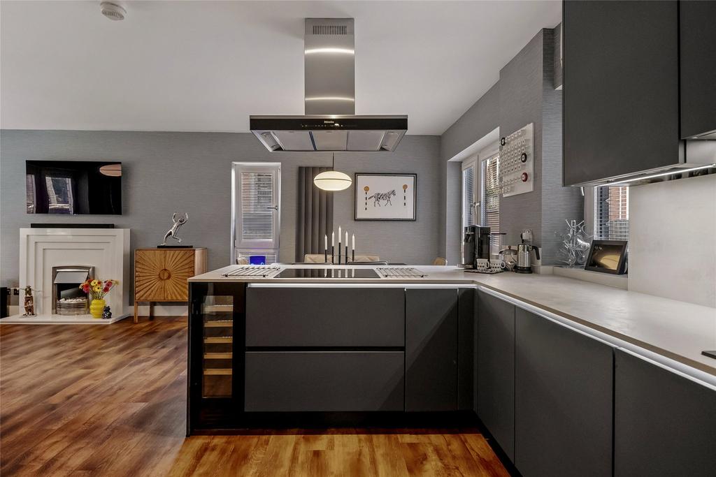 Apartment in Edinburgh - More
