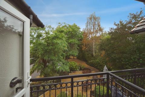 1 bedroom apartment for sale, Mead Court, Addlestone KT15