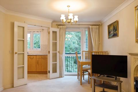 1 bedroom apartment for sale, Mead Court, Addlestone KT15
