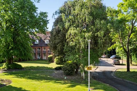1 bedroom apartment for sale, Heath House, Ickenham, Middlesex, UB10
