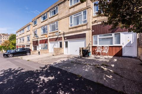 Studio to rent, St. James Mews, Bath BA1