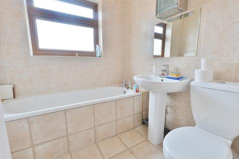4 bedroom semi-detached house for sale, Cippenham Lane, Slough