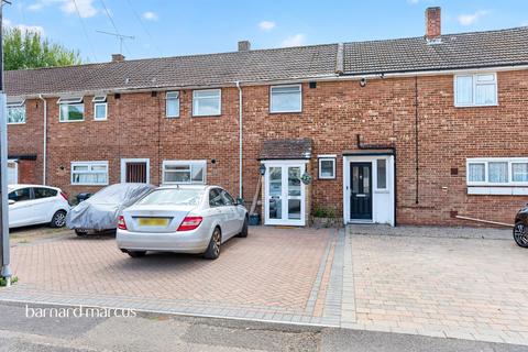3 bedroom terraced house for sale, Hatch Gardens, Tadworth